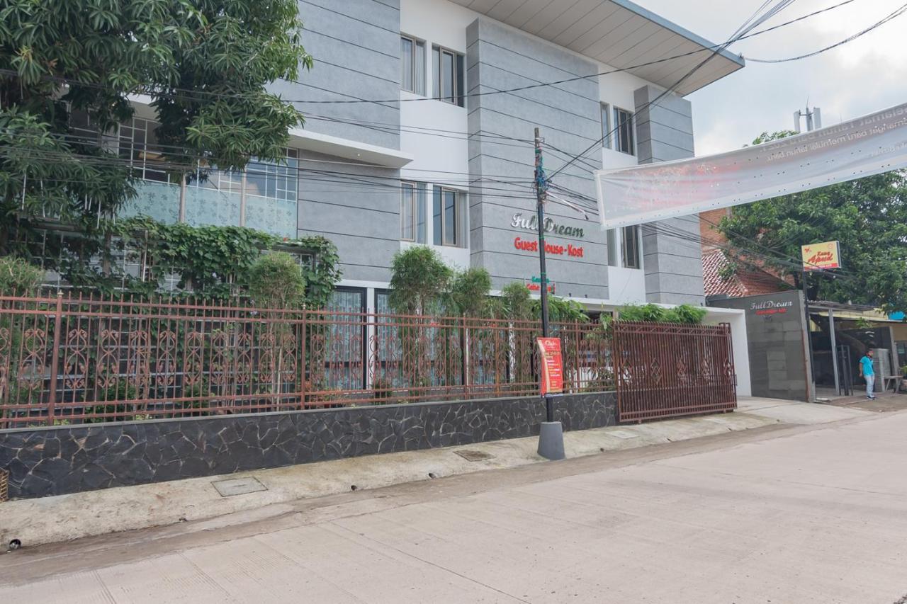 Reddoorz Plus @ Cirebon City Center Εξωτερικό φωτογραφία