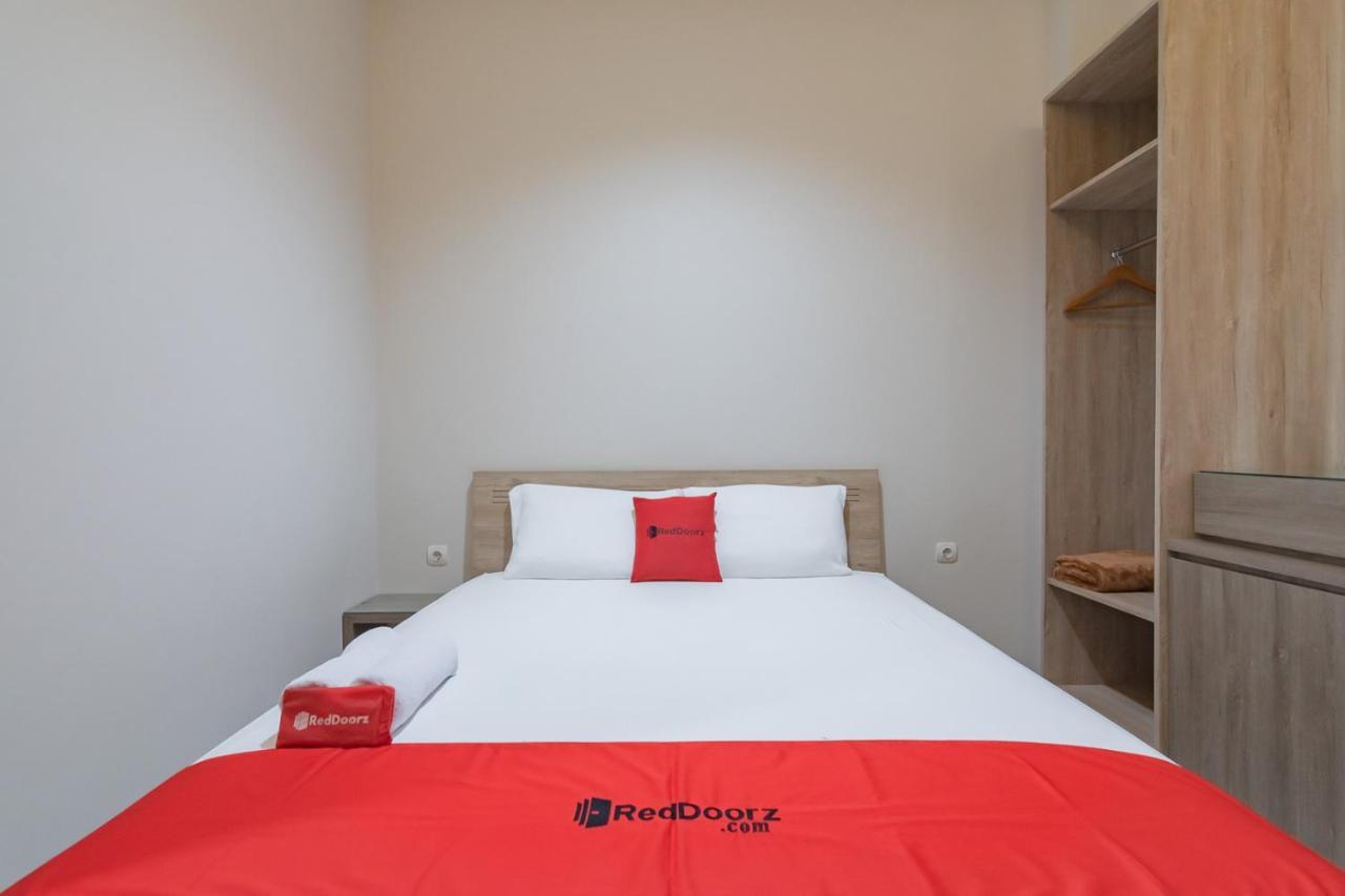 Reddoorz Plus @ Cirebon City Center Εξωτερικό φωτογραφία