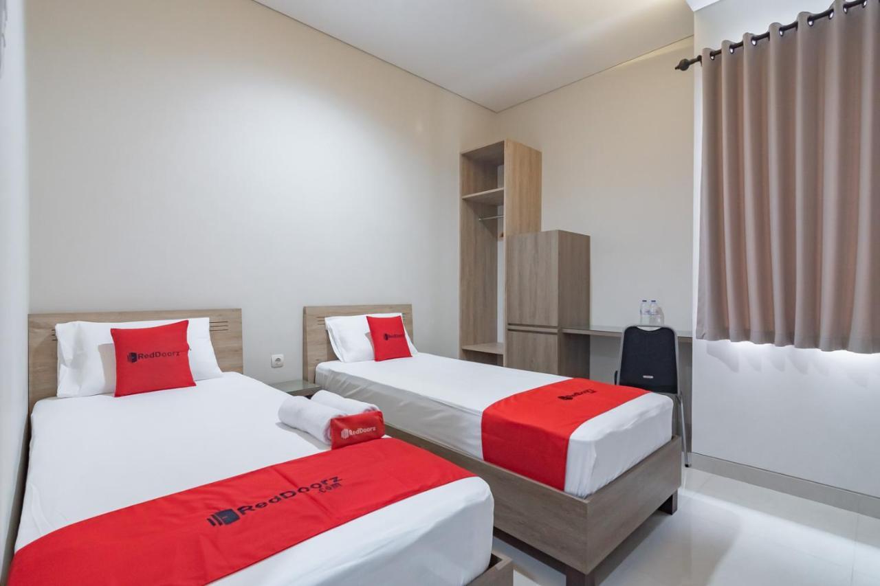 Reddoorz Plus @ Cirebon City Center Εξωτερικό φωτογραφία