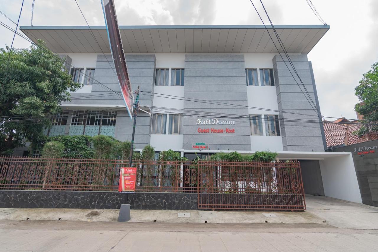Reddoorz Plus @ Cirebon City Center Εξωτερικό φωτογραφία