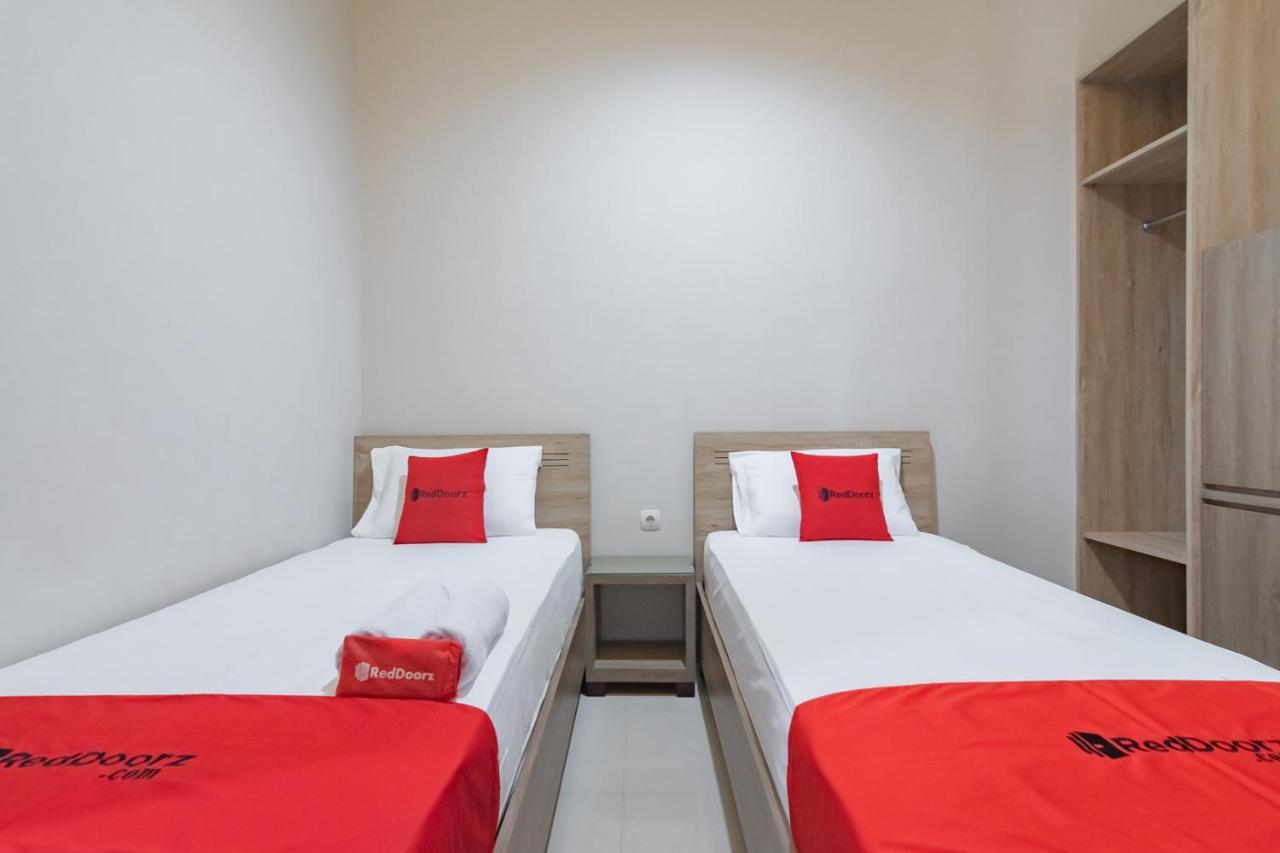 Reddoorz Plus @ Cirebon City Center Εξωτερικό φωτογραφία